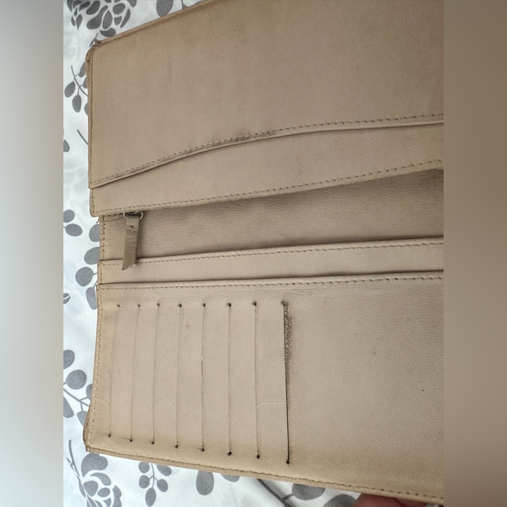 Chanel Wallet - Picture 2 of 8